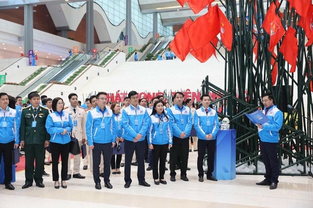 Triển lãm được tổ chức tại Trung tâm Hội nghị quốc gia trong suốt thời gian diễn ra Đại hội.