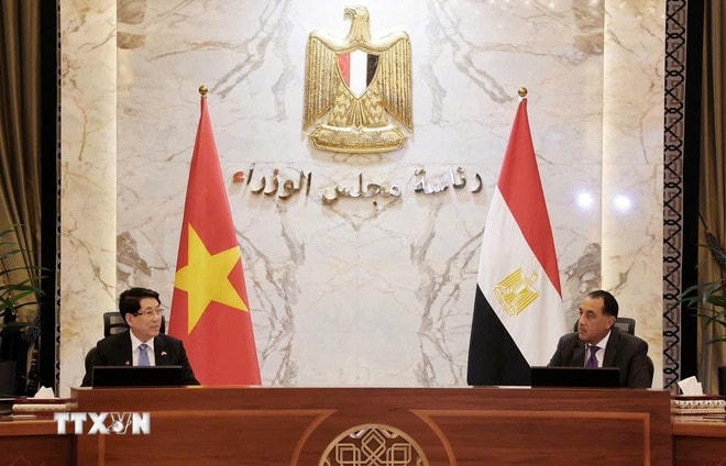 Chủ tịch nước Lương Cường hội kiến Thủ tướng Ai Cập Mostafa Madbouly. (Ảnh: Lâm Khánh/TTXVN) ttxvn-chu-tich-nuoc-luong-cuong-hoi-kien-thu-tuong-ai-cap-mostafa-madbouly-2.jpg