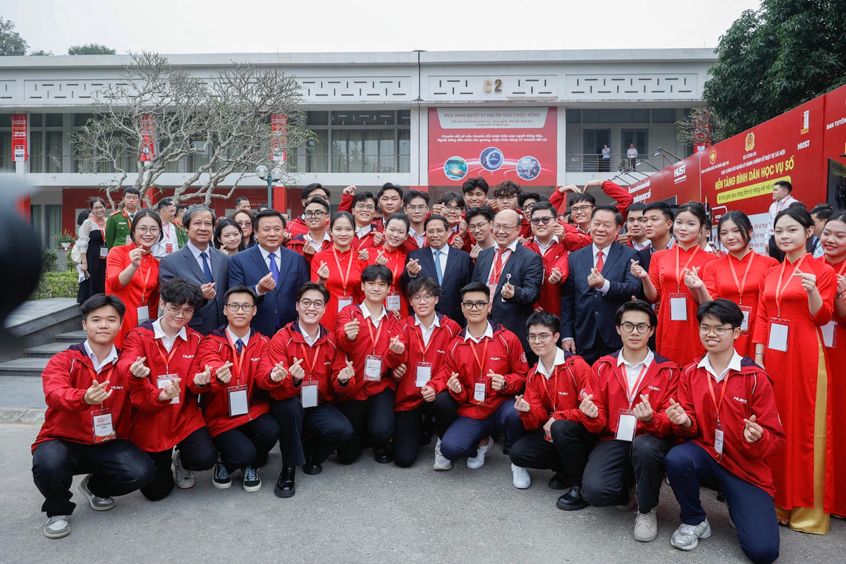 Thủ tướng phát động phong trào 'Bình dân học vụ số' toàn dân- Ảnh 6. Thủ tướng phát động phong trào 'Bình dân học vụ số' toàn dân- Ảnh 6.