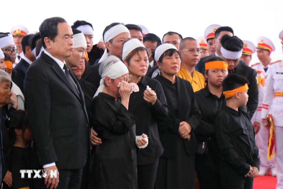 Gia quyến nguyên Chủ tịch nước Trần Đức Lương. (Ảnh: Phạm Cường/TTXVN)