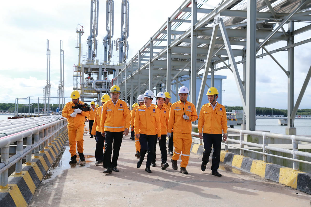 Lãnh đạo PV GAS thường xuyên kiểm tra thực tế và giới thiệu hệ thống Kho cảng LNG Thị Vải – biểu tượng mới trong quá trình chuyển đổi đột phá của ngành năng lượng quốc gia.
