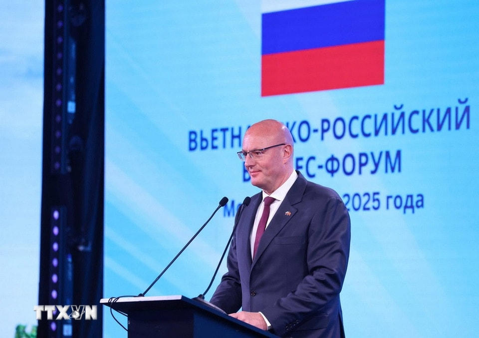 Phó Thủ tướng Nga Dmitry Chernyshenko phát biểu tại Diễn đàn Doanh nghiệp Việt Nam-Nga. (Ảnh: Thống Nhất/TTXVN)