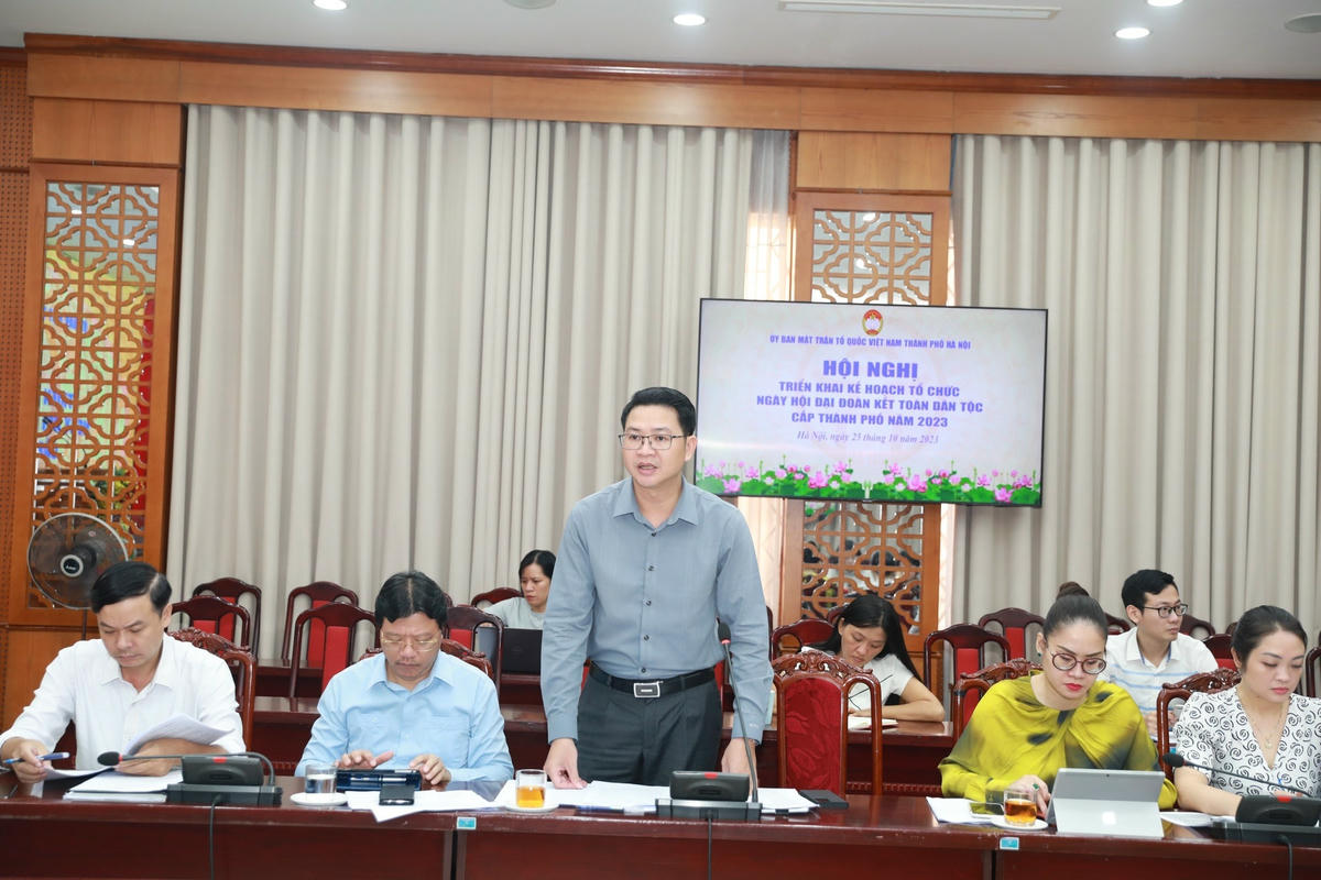 Các đại biểu phát biểu tại hội nghị.