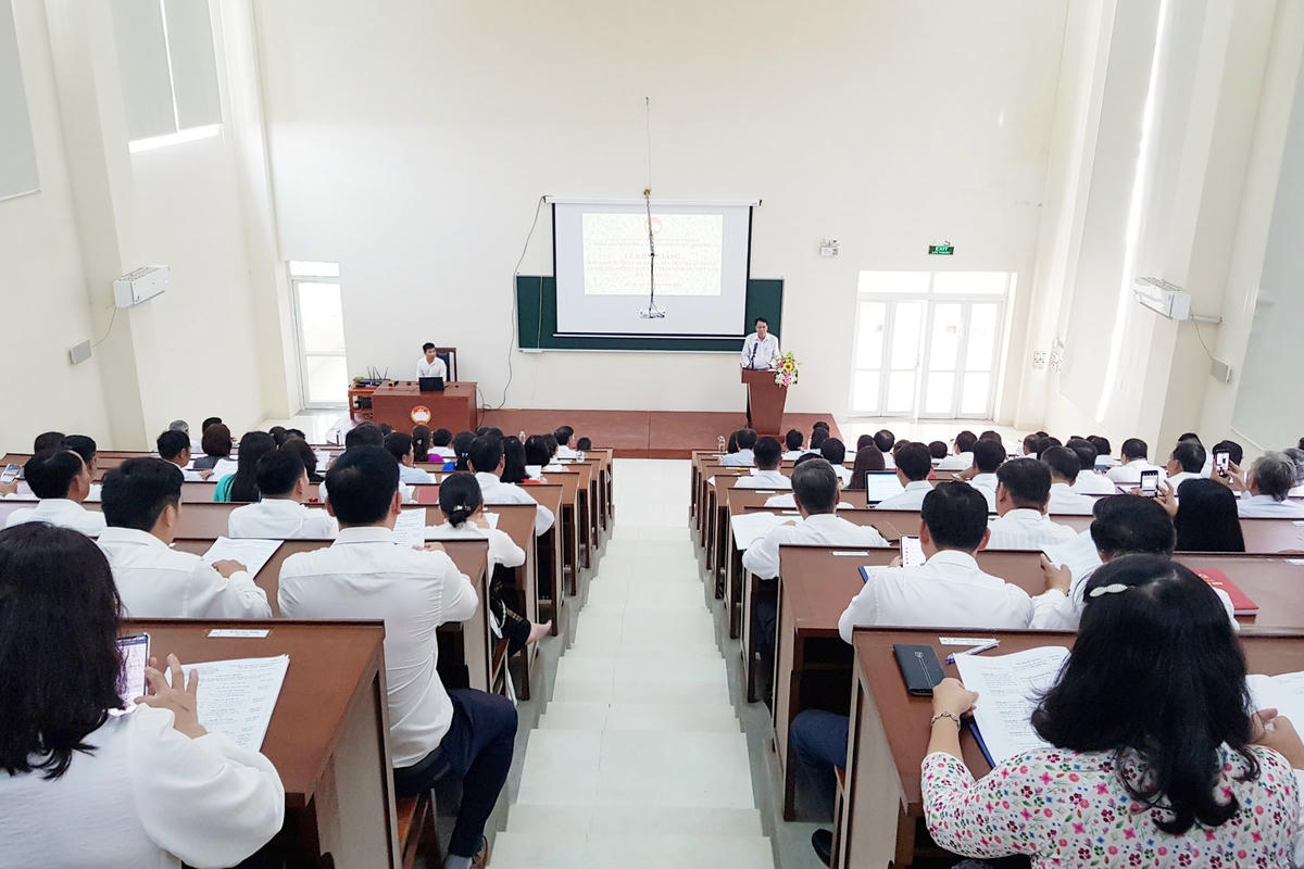 Quang cảnh lễ khai giảng.