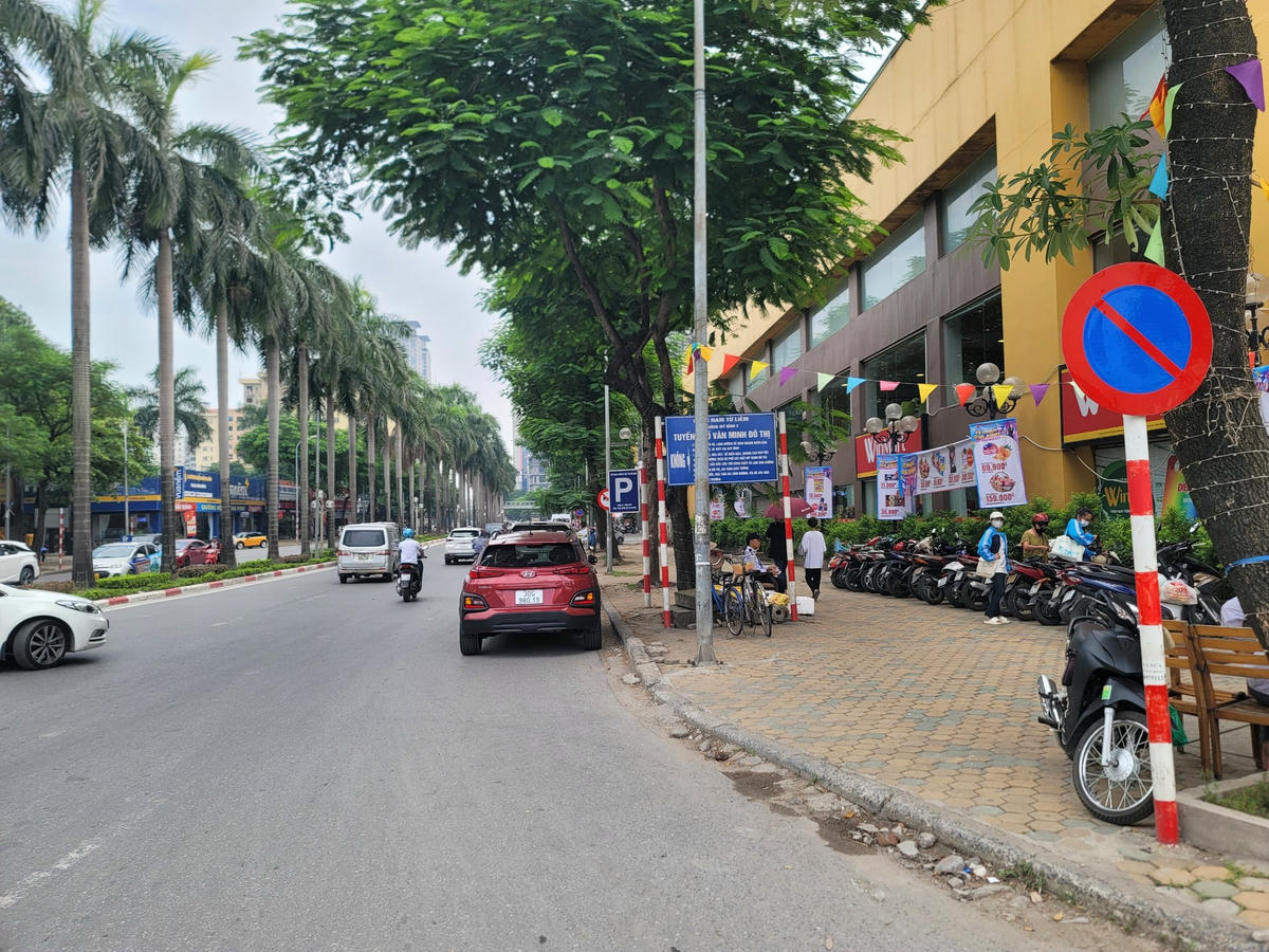 Tiếp tục một điểm có biển báo 