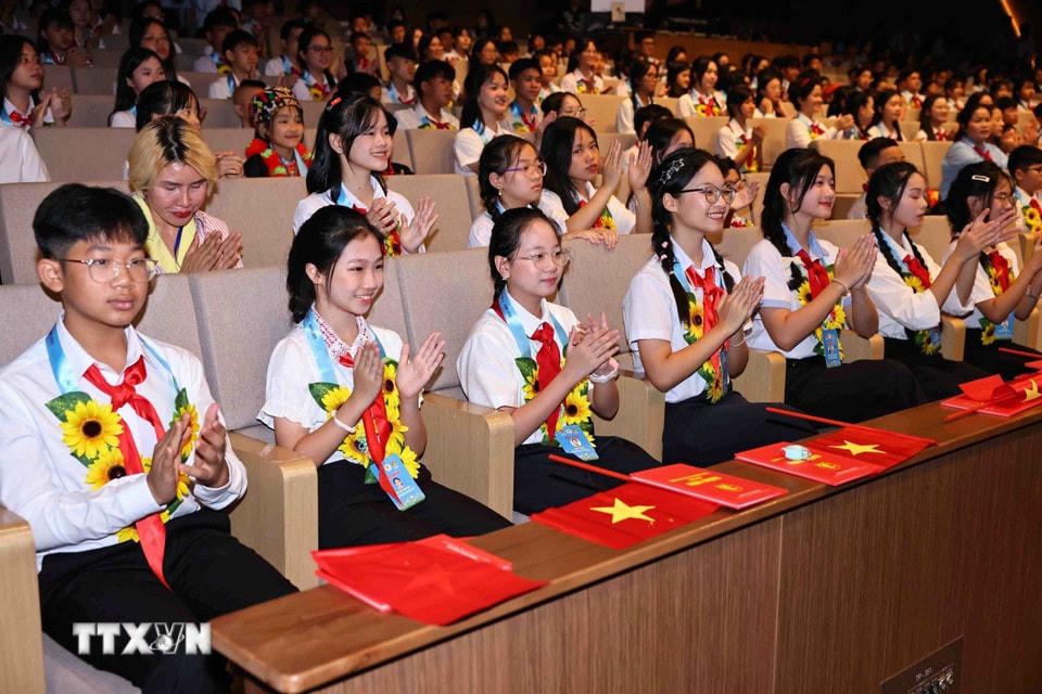 Các đại biểu tham dự Lễ tuyên dương. (Ảnh: Minh Đức/TTXVN)