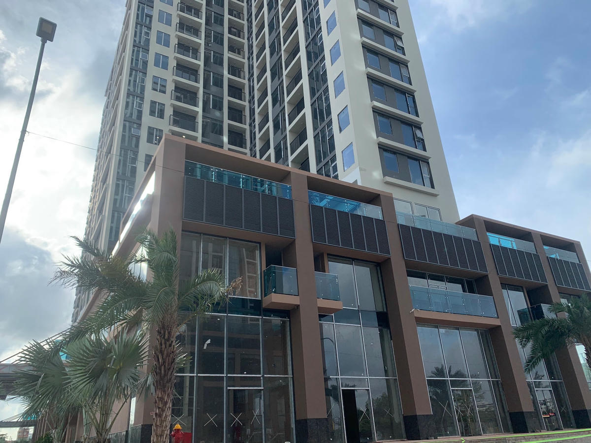 Do thiếu nguồn cung và lệch pha cung cầu nên giá nhà ở  tại TP HCM đang tăng cao.