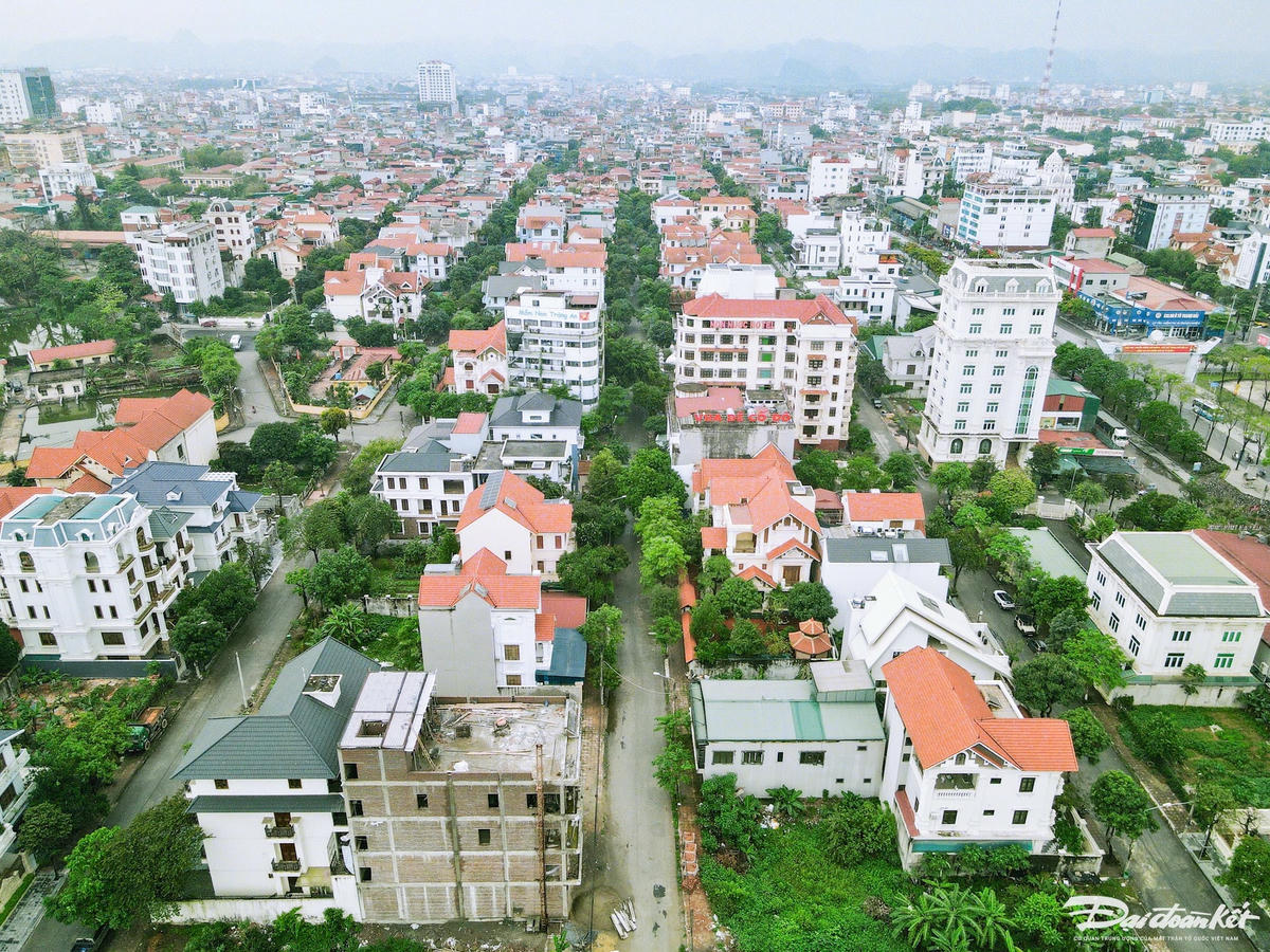 Một góc TP Hoa Lư, trung tâm dự kiến của 3 tỉnh Hà Nam, Nam Định, Ninh Bình sau sáp nhập. Ảnh: Đình Minh