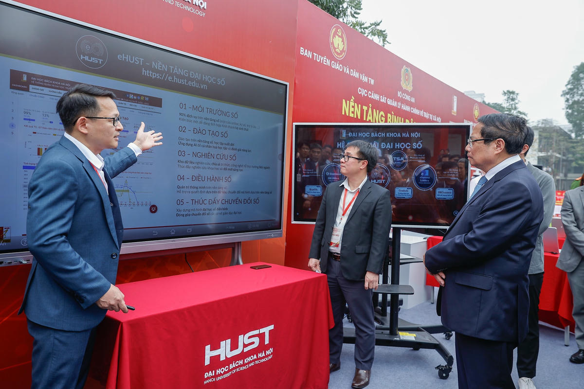 Thủ tướng phát động phong trào 'Bình dân học vụ số' toàn dân- Ảnh 4. Thủ tướng phát động phong trào 'Bình dân học vụ số' toàn dân- Ảnh 4.