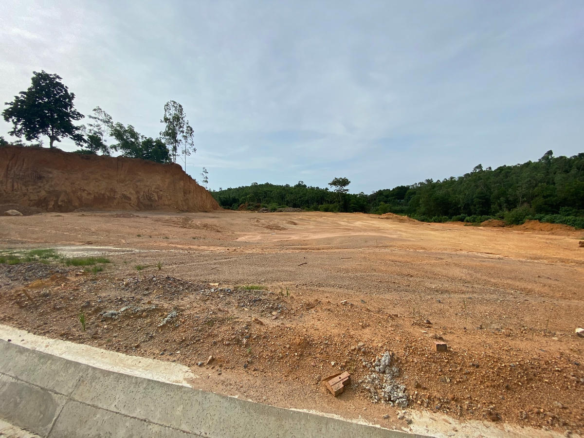 Sau đó lô đất được chia thành 7 ô đất để chuyển nhượng cho người khác kiếm lời. Ảnh: Tuấn Trung