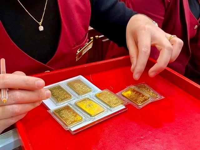 Tiếp tục giải pháp 'kìm cương' giá vàng