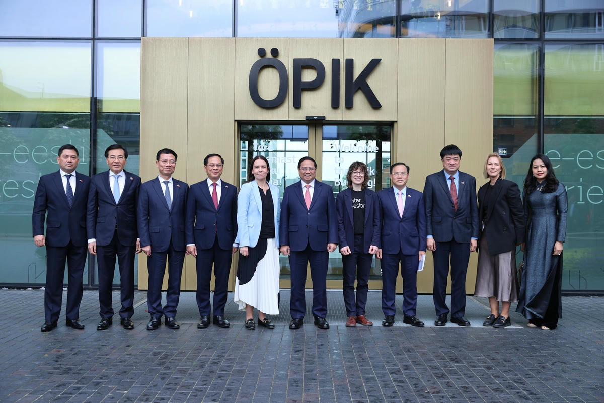 Thủ tướng thăm trung tâm chính phủ số hàng đầu thế giới tại Estonia- Ảnh 6. Thủ tướng thăm trung tâm chính phủ số hàng đầu thế giới tại Estonia- Ảnh 6.