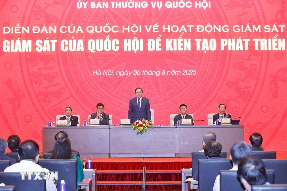 Chủ tịch Quốc hội Trần Thanh Mẫn chủ trì Diễn đàn. (Ảnh: Doãn Tấn/TTXVN)
