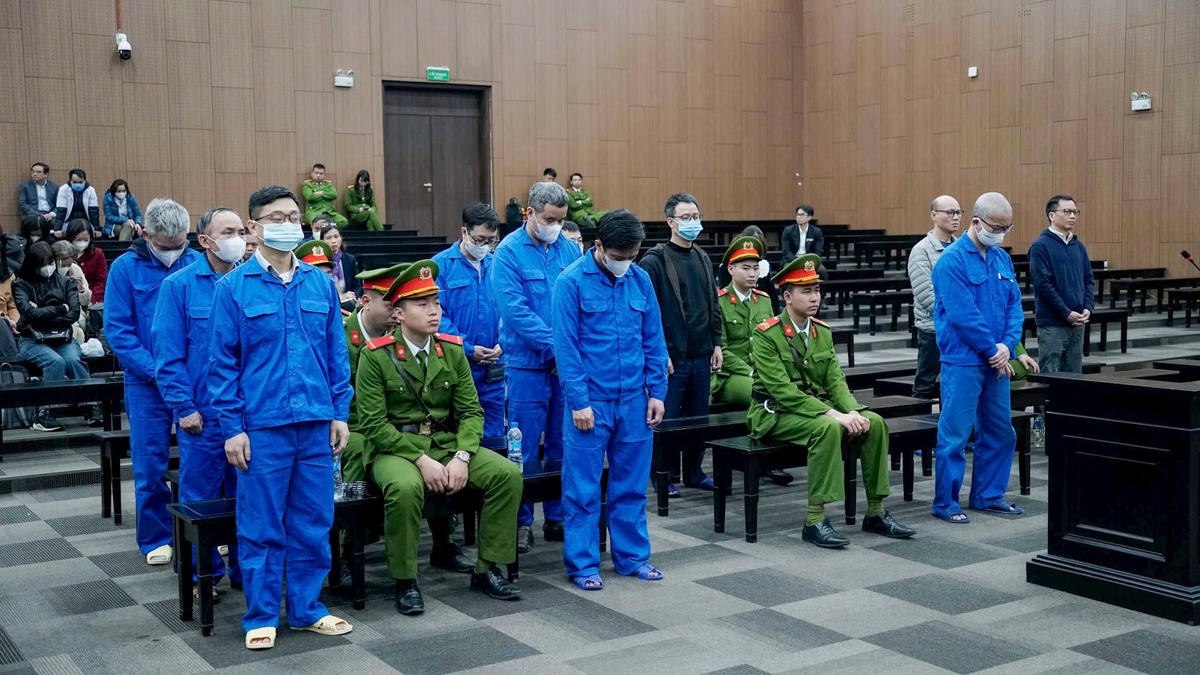 Các bị cáo tại toà. Ảnh M.H.