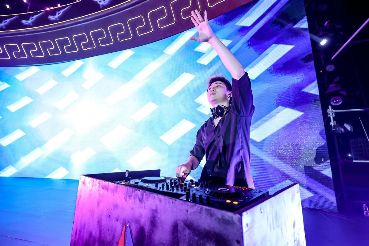 Những bản nhạc sôi động là “chất gây nghiện” cho khán giả Sun Fest.