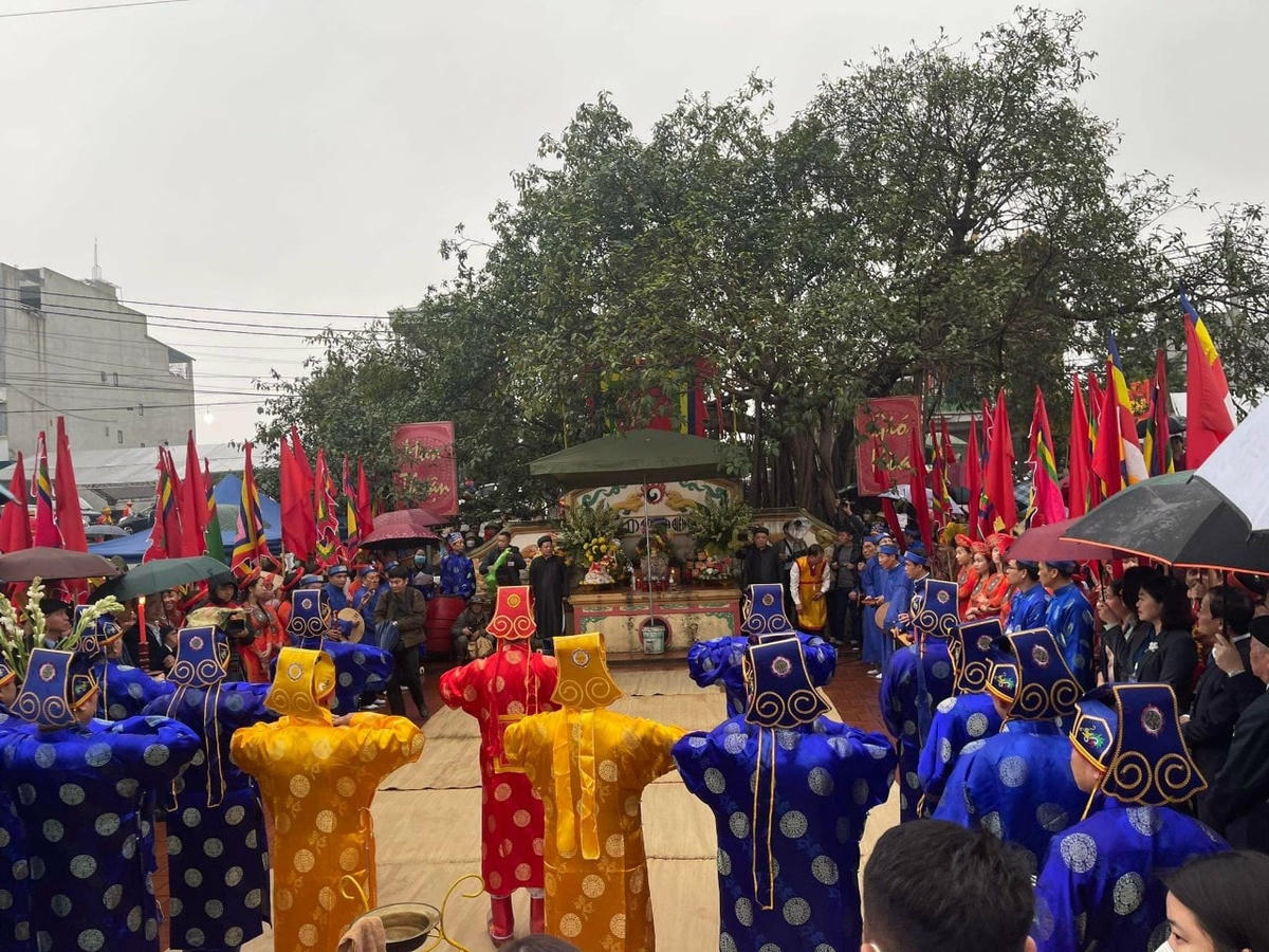 Các cao niên thực hành tế lễ tại Đàn Tịch Điền