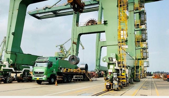 Công nghiệp luyện thép - thế mạnh của thị xã Kỳ Anh.