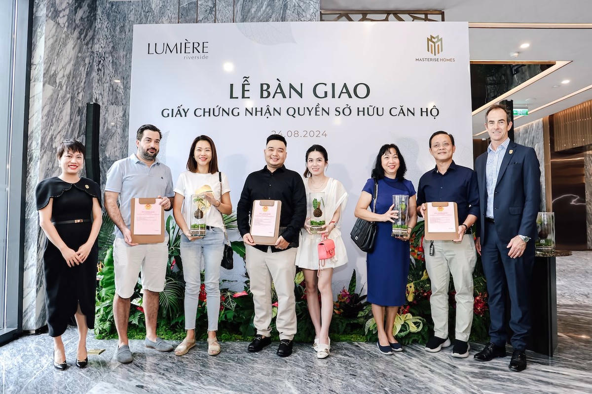 Hình 1_Lumiere riverside_bàn giao sổ hồng