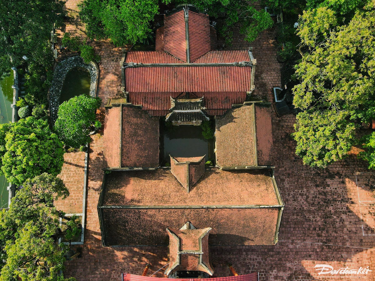 Vào thời Hậu Lê năm 1783, ngôi đền chính thức được xây dựng. Đến nay, trong các di tích thờ Hưng Đạo Đại Vương trên cả nước, đền Trần Thương là di tích tiêu biểu, có kiến trúc, quy mô lớn. Ảnh: Đình Minh