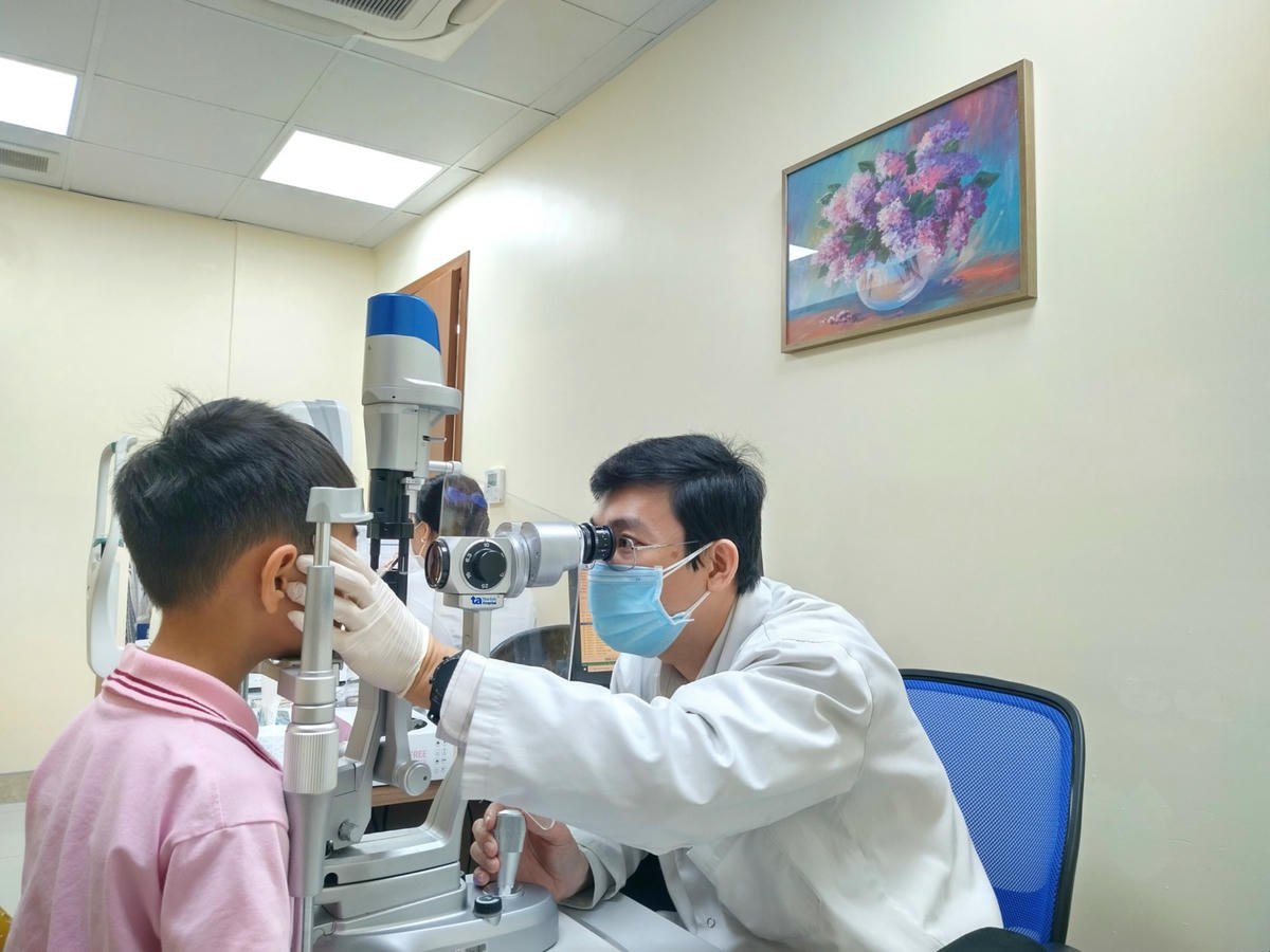 Nhiều trẻ em tại TP HCM bị đau mắt đỏ.