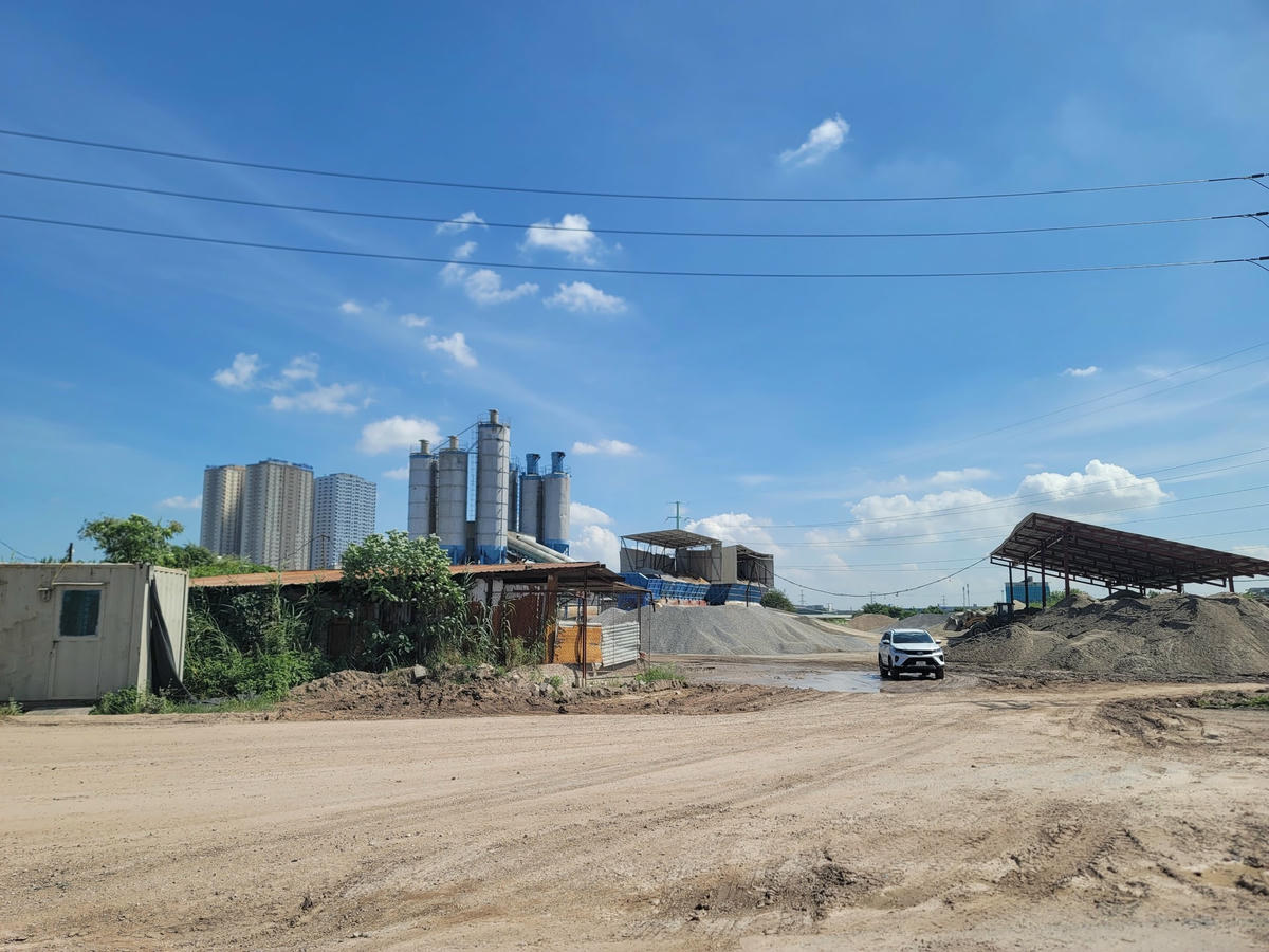 Theo đó, trong tháng 6.2020, Công ty Cổ phần Năng lượng Hồng Phong 2, thành viên của Vietracimex đã phát hành 6 lô trái phiếu có tổng giá trị 1.600 tỉ đồng, kỳ hạn 6 năm, lãi suất cố định 10%/năm với 4 kỳ tính lãi đầu tiên và thả nổi các kỳ sau đó.