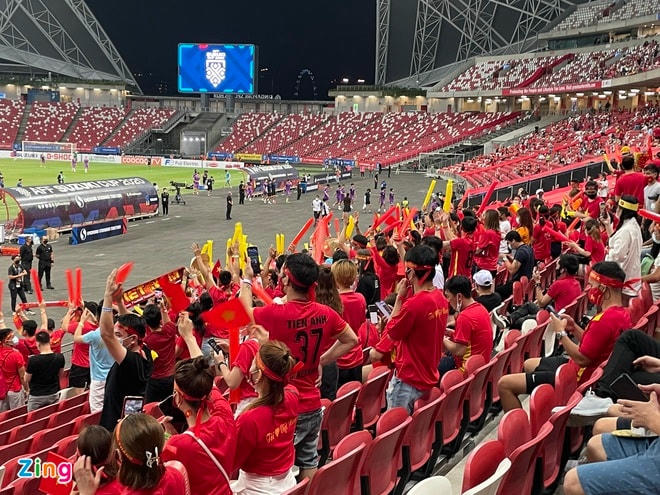 Tuyển Việt Nam tự tin bước trận bán kết lượt về với sự cổ vũ cuồng nhiệt của các CĐV trên các khán đài