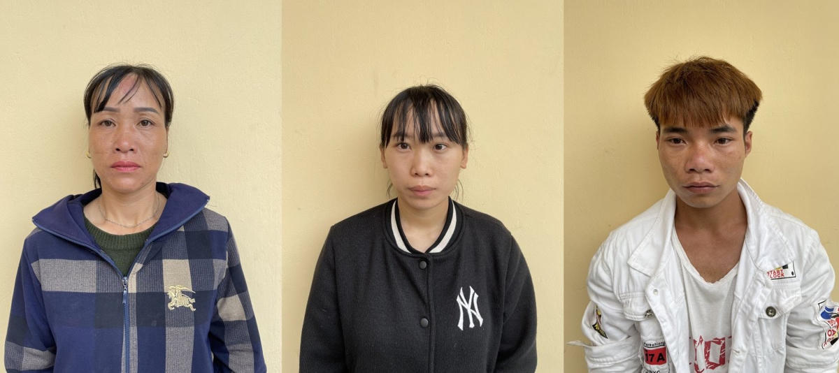 Các đối tượng tại cơ quan công an.