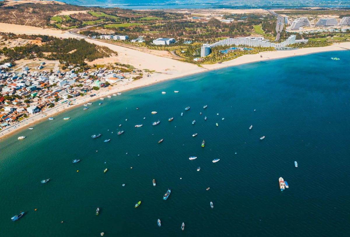 Các địa phương và doanh nghiệp Việt đang chủ động chuẩn bị để đón sóng du lịch quốc tế.