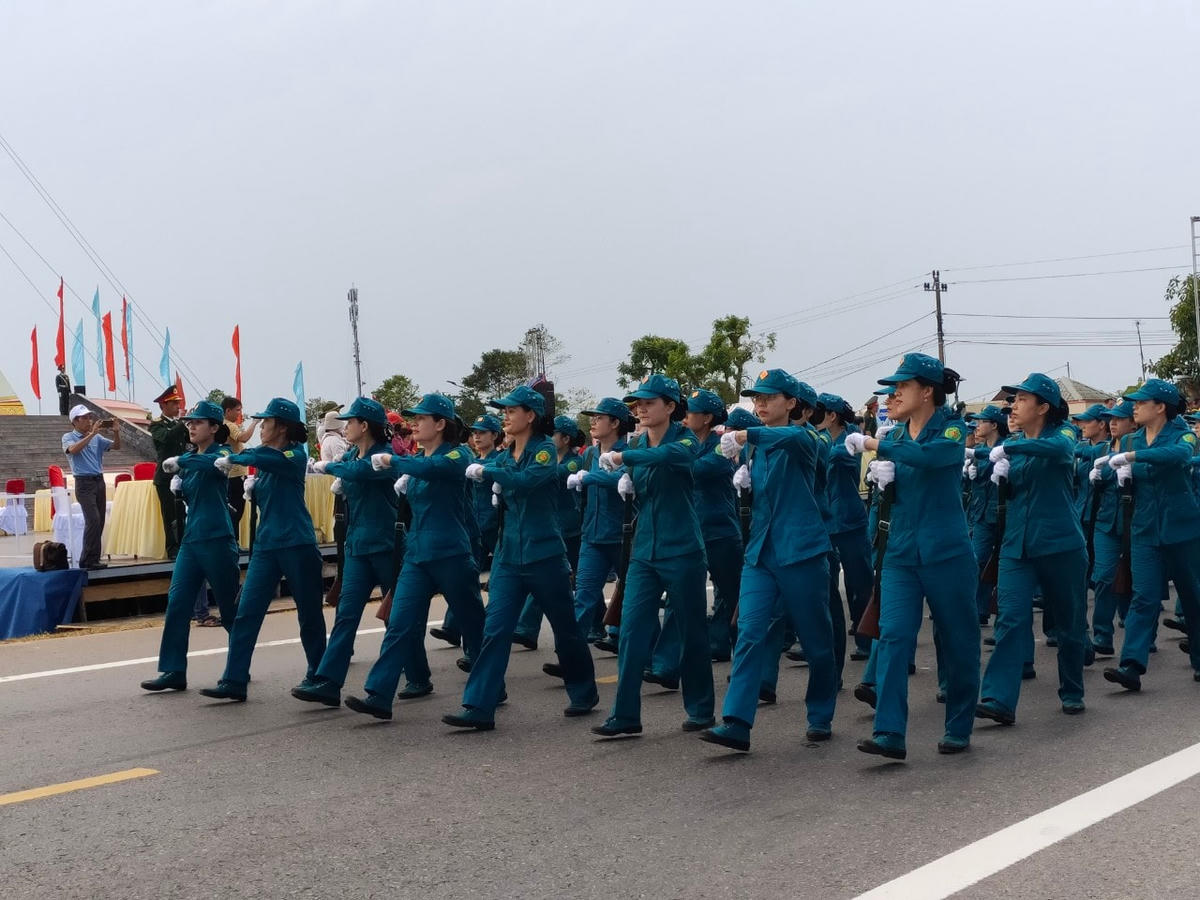 Trao đổi về vấn đề này, Phó Chủ tịch UBND tỉnh Quảng Trị Hoàng Nam thông tin, trước đó Ban tổ chức đã ban hành kế hoạch và triển khai đến các đơn vị để tập luyện. Dù thời gian tập luyện không nhiều (từ ngày 12/4 – PV) tuy nhiên, với sự khẩn trương, nghiêm túc đến nay cơ bản các đơn vị đang thực hiện tốt nhiệm vụ được giao.