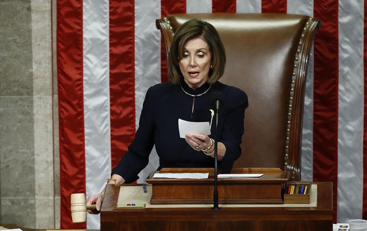 Chủ tịch Hạ viện Mỹ Nancy Pelosi khi đề cử 7 công tố viên cho phiên tòa luận tội ông Trump tại Thượng viện, đầu năm 2020.  
