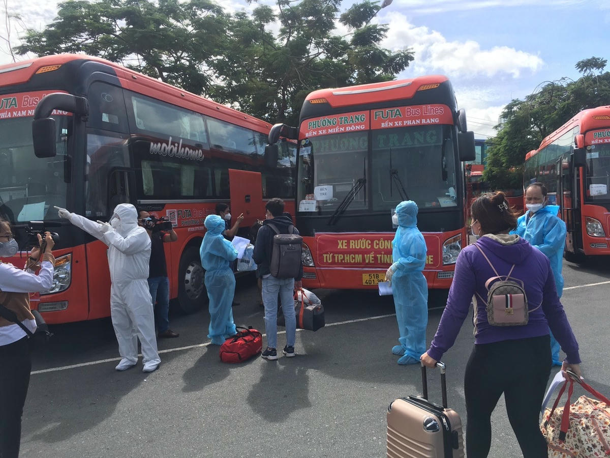 Sở GTVT TP HCM đang đề xuất đón hàng ngàn lao động trở lại thành phố để chuẩn bị cho giai đoạn mở cửa kinh tế.