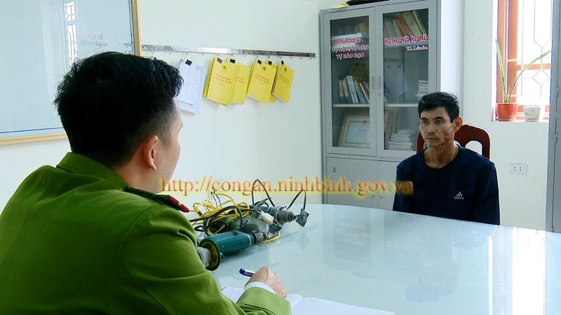 Công an TP Tam Điệp (Ninh Bình) vừa bắt giữ hai đối tượng để điều tra về hành vi Trộm cắp tài sản.