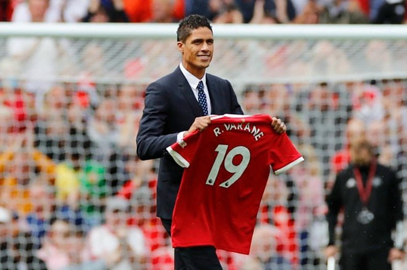 Varane nhiều khả năng sẽ được vào sân từ băng ghế dự bị.