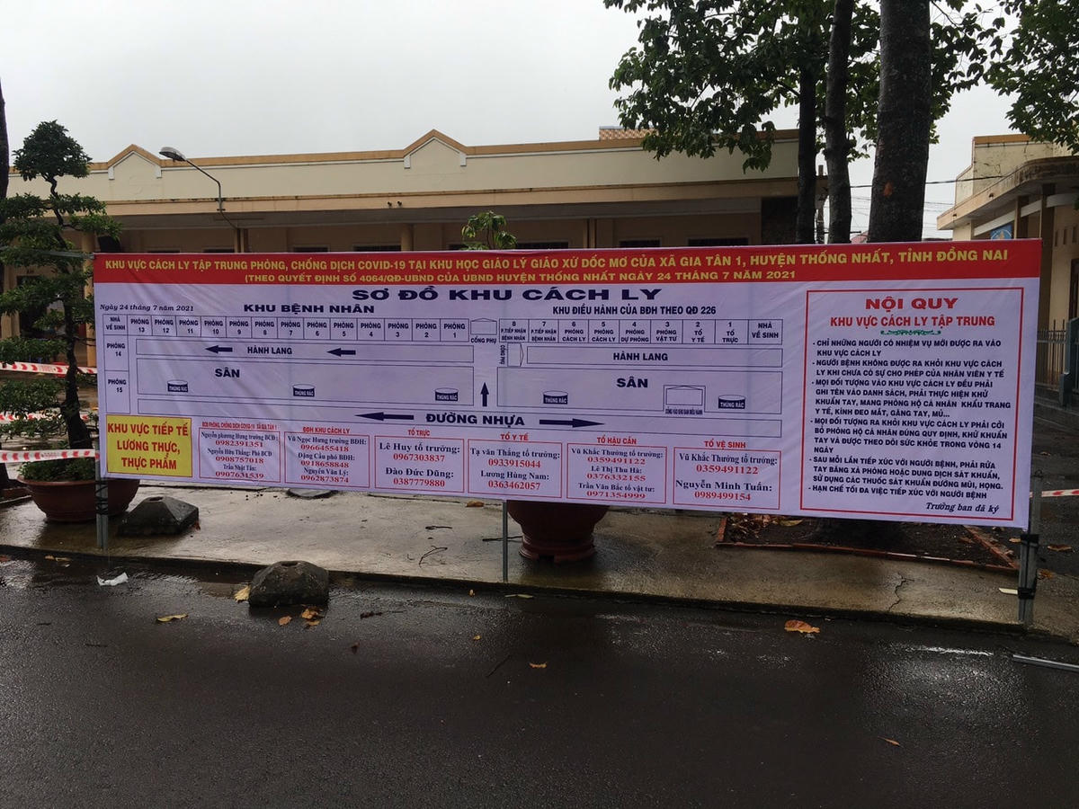 Cơ sở cách ly y tế tập trung Khu học Giáo lý của Giáo xứ Dốc Mơ được trang bị đầy đủ theo quy định cách ly F1.