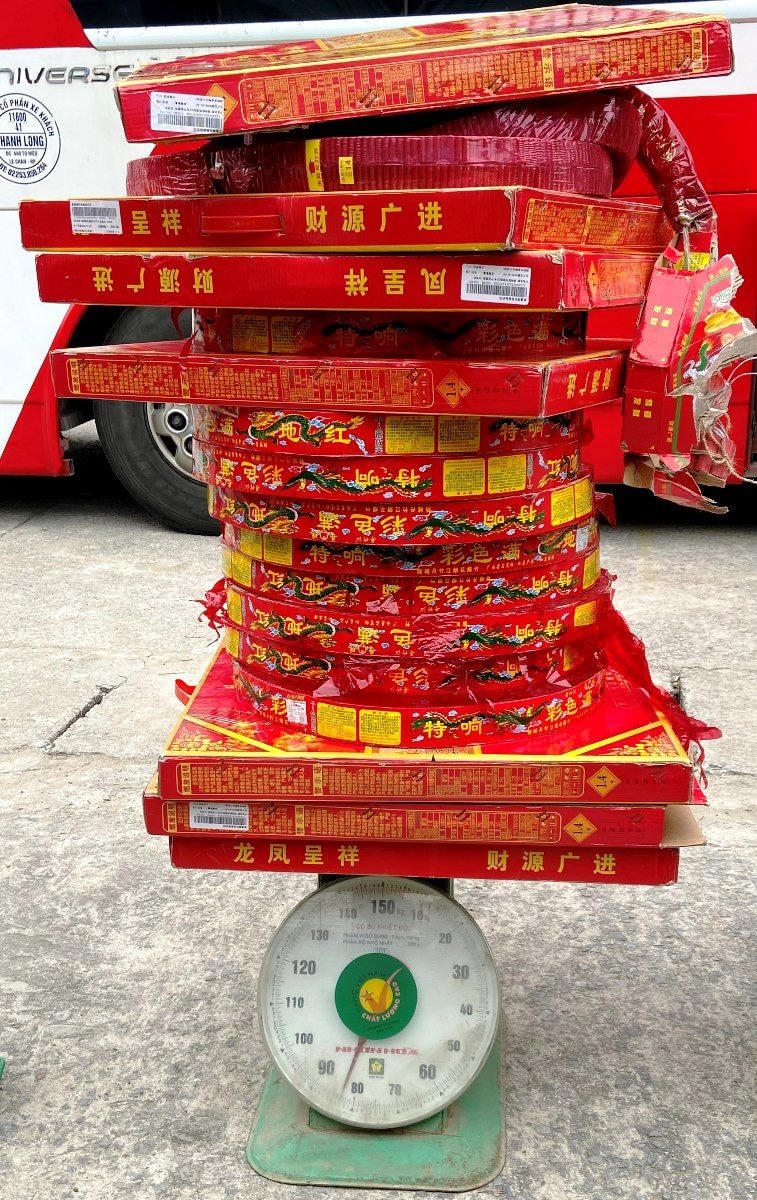 Số pháo lậu có trọng lượng khoảng 83kg.