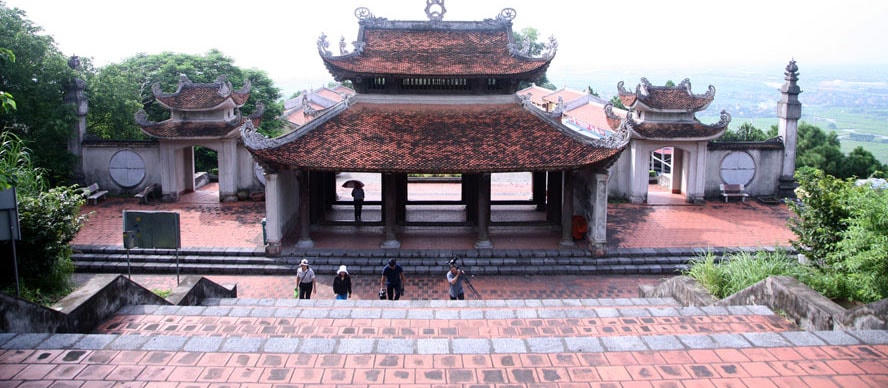 Đền Cao thờ An Sinh Vương Trần Liễu.  