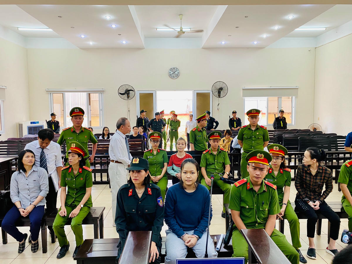 4 bị cáo tại toà.