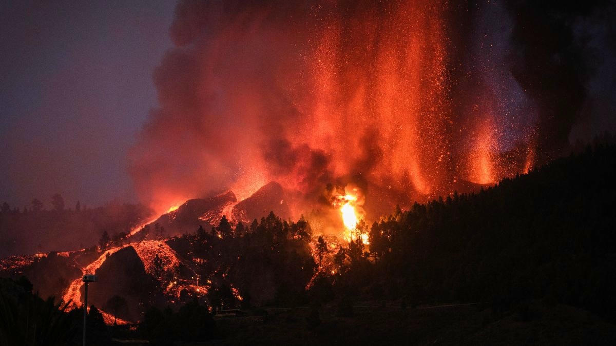 Núi lửa La Palma, Quần đảo Canary phun trào. Ảnh: CNN.