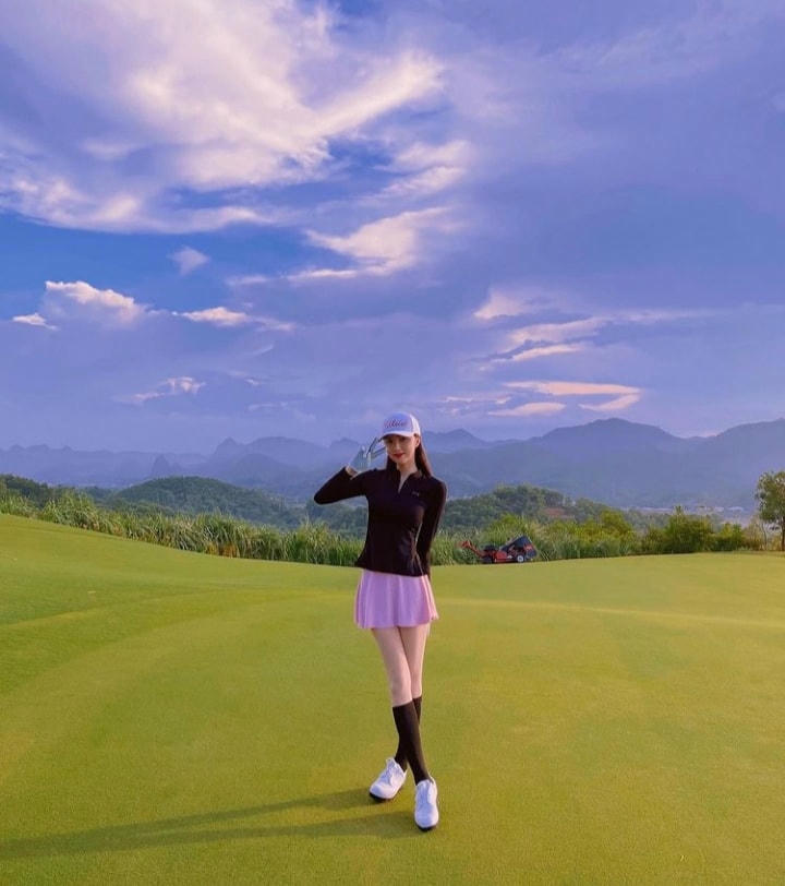 Sân golf nơi cô chụp ảnh cũng là nơi bạn trai cô Matt Liu thường lui tới.