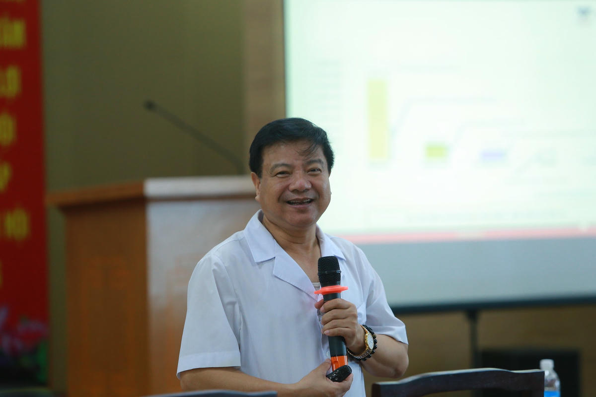 GS.TS Nguyễn Văn Kính - Chủ tịch Hội Truyền nhiễm Việt Nam (ảnh: Đức Anh).