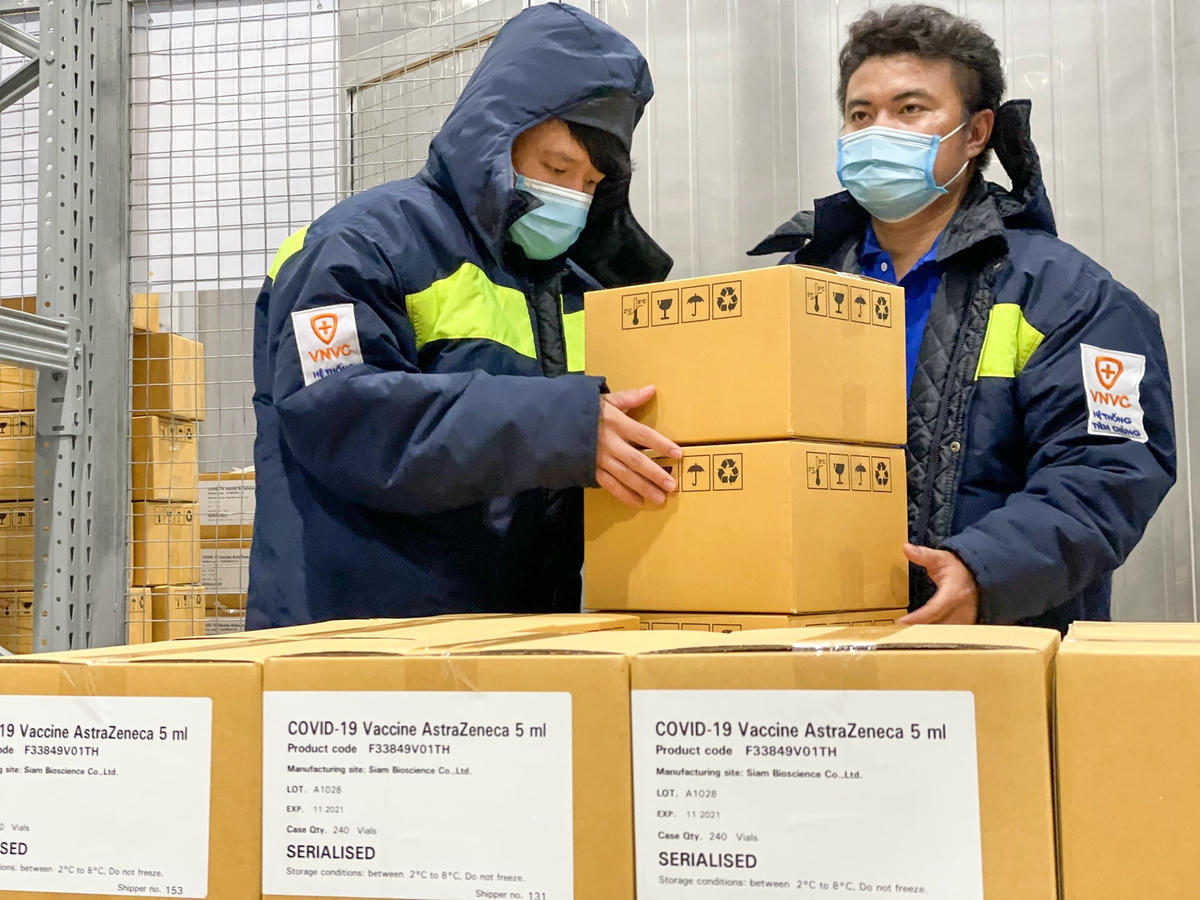 Vaccine được bảo quản trong kho lạnh.