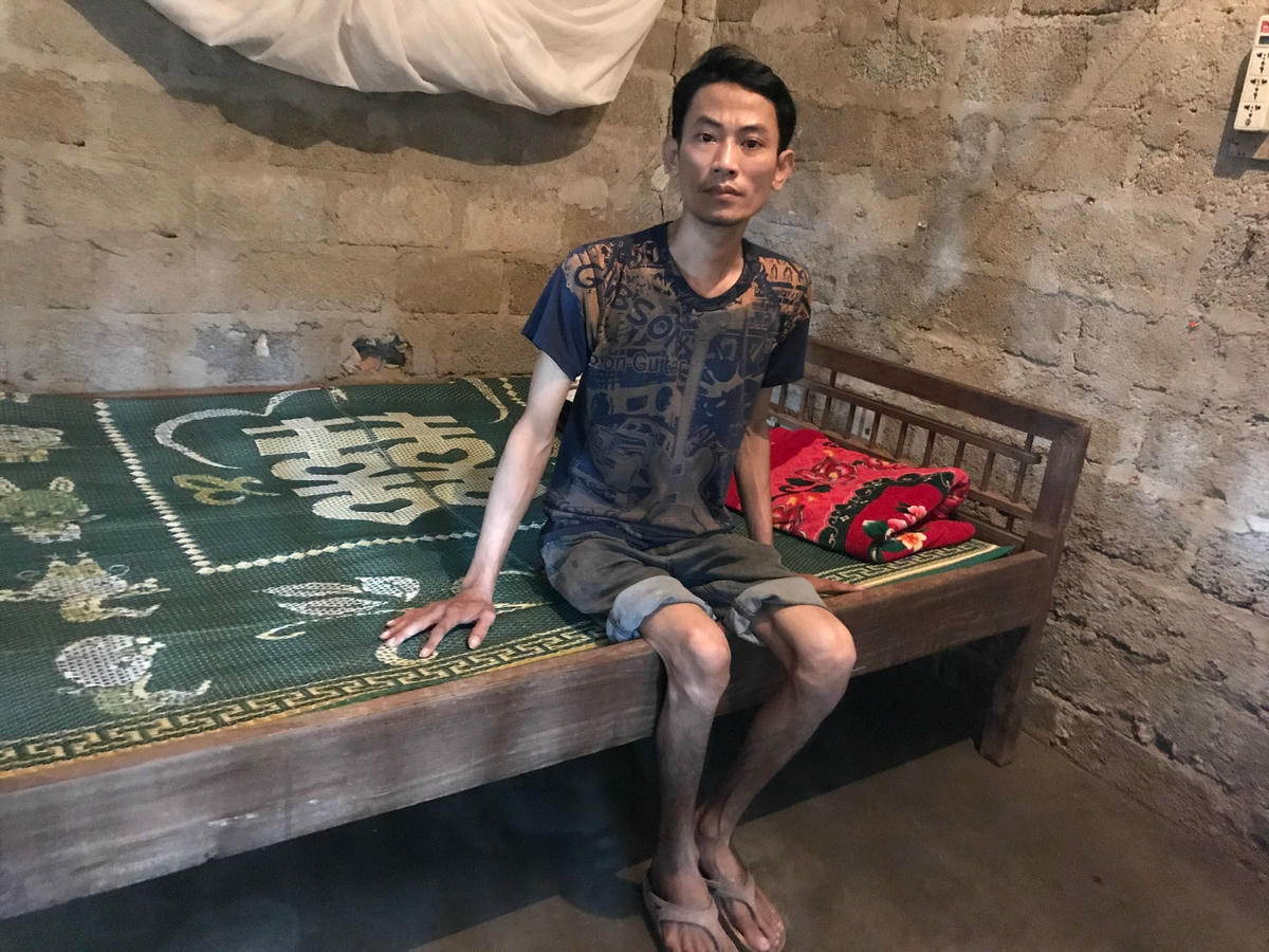 Trong nhà không có vật dụng gì đáng giá.