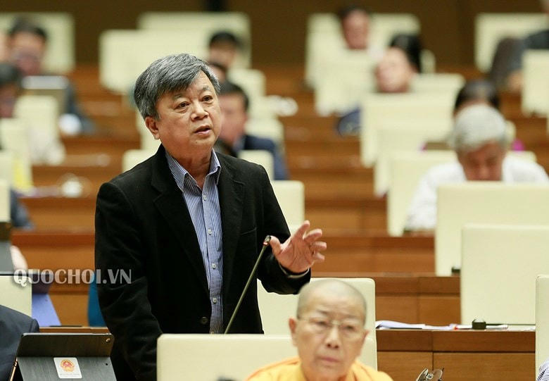 Đại biểu Quốc hội Trương Trọng Nghĩa trên diễn đàn Quốc hội. Ảnh: Quochoi.vn