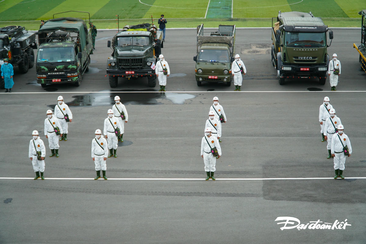 Các phương tiện được điều động hỗ trợ lên đến 20 phương tiện.