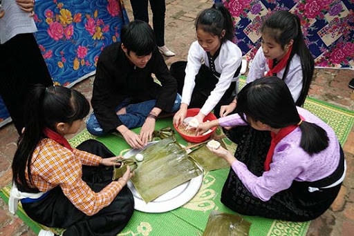 Gói bánh Ít uôi.