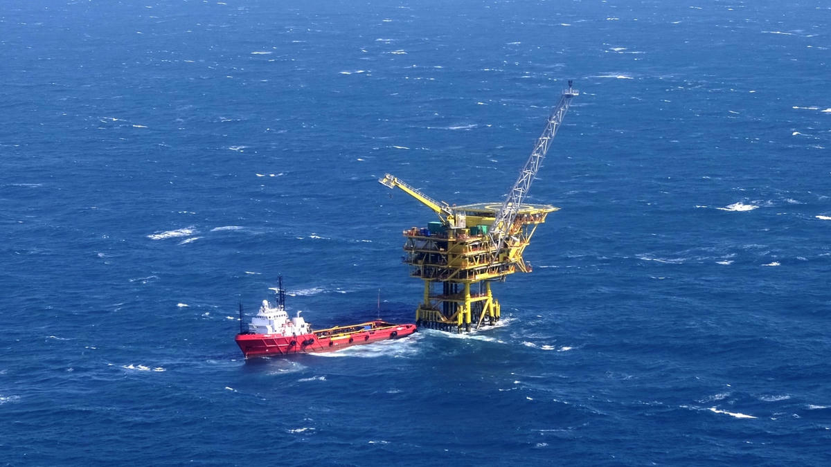 Hoạt động dầu khí tại mỏ Sông Đốc