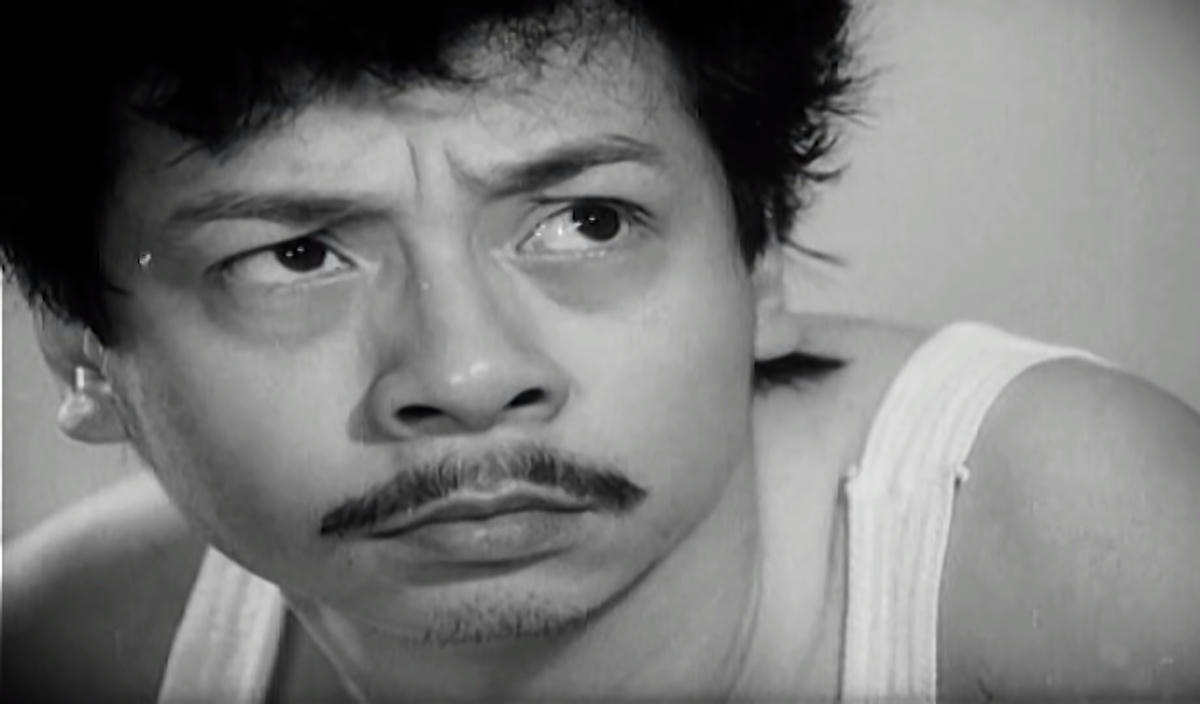 Vai Khổng trong bộ phim Tướng về hưu (1988) đánh dấu bộ phim điện ảnh đầu tiên NSND Hoàng Dũng tham gia.