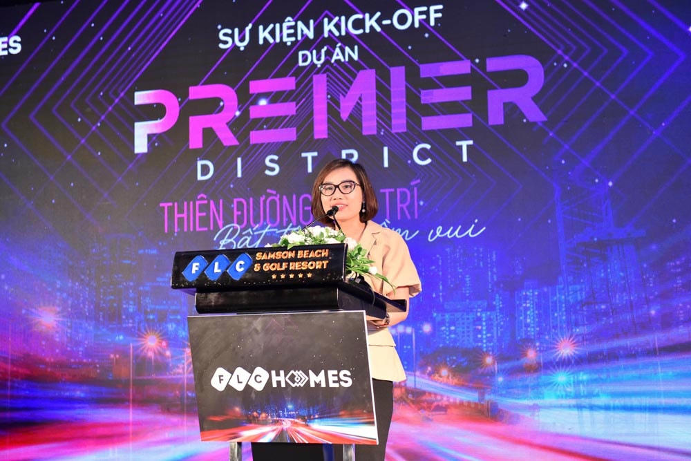 Bày tỏ sự vui mừng được chào đón các “thủ lĩnh” xuất sắc và hàng trăm tư vấn viên giàu kinh nghiệm, bà Trần Thị Hương, Tổng giám đốc FLCHomes tin tưởng với sự gắn bó, am tường về dự án FLC Sầm Sơn và kỹ năng nhạy bén của các đơn vị đối tác sẽ mang tới một khởi đầu đầy triển vọng cho Premier District.