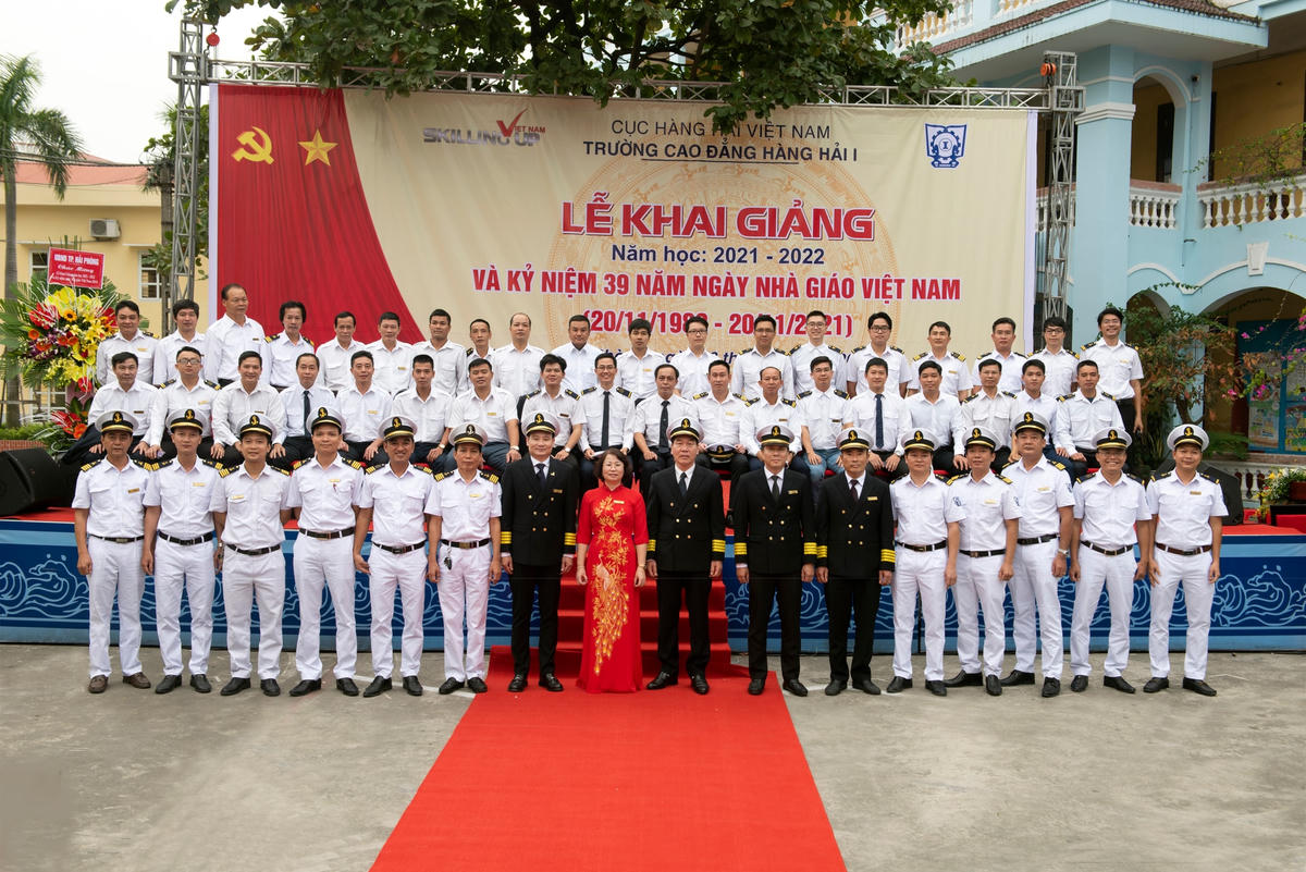 Thành công của nhà trường có được nhờ sự đóng góp của tập thể đoàn kết, nỗ lực