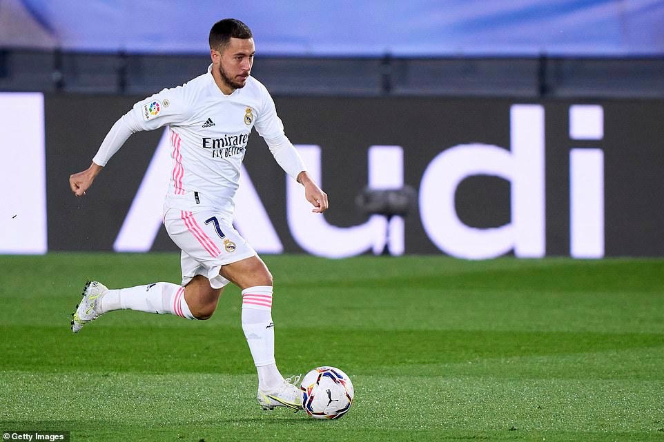 Eden Hazard  đá chính, nhưng không để lại dấu ấn.